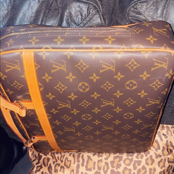 Authentic Louis Vuitton Vintage Briefcase - Picture 5 of 11